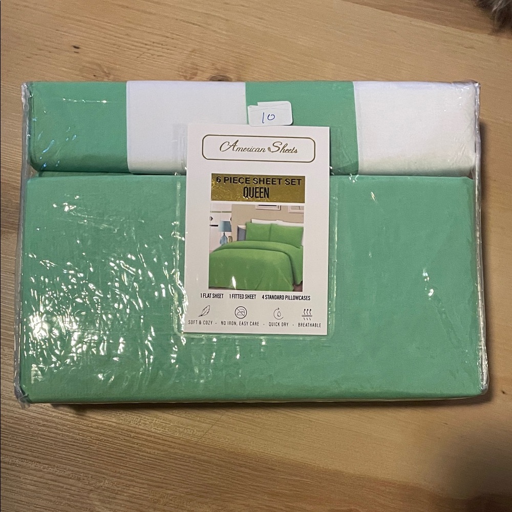 American Sheets Green and White Queen Sheet Set